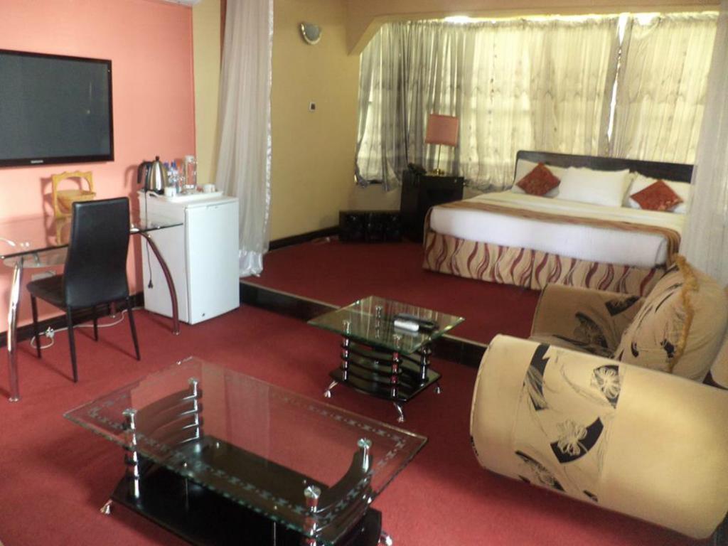 Royal City Dubai Complex Kisumu Exterior foto