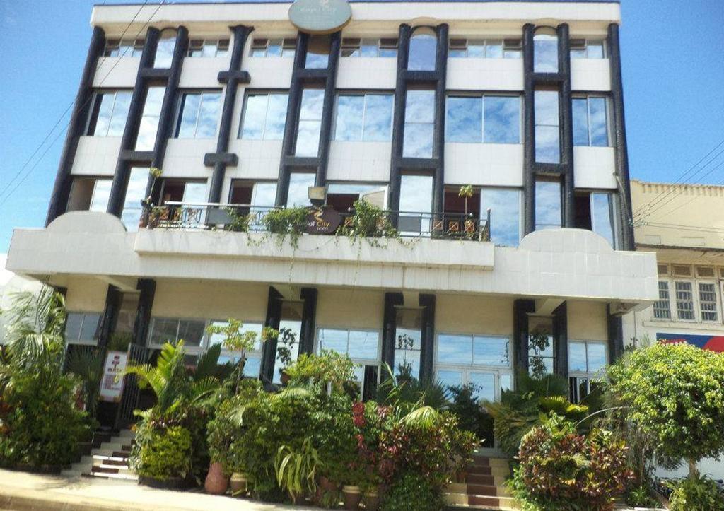 Royal City Dubai Complex Kisumu Exterior foto