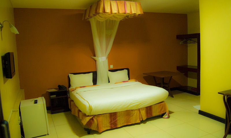 Royal City Dubai Complex Kisumu Exterior foto