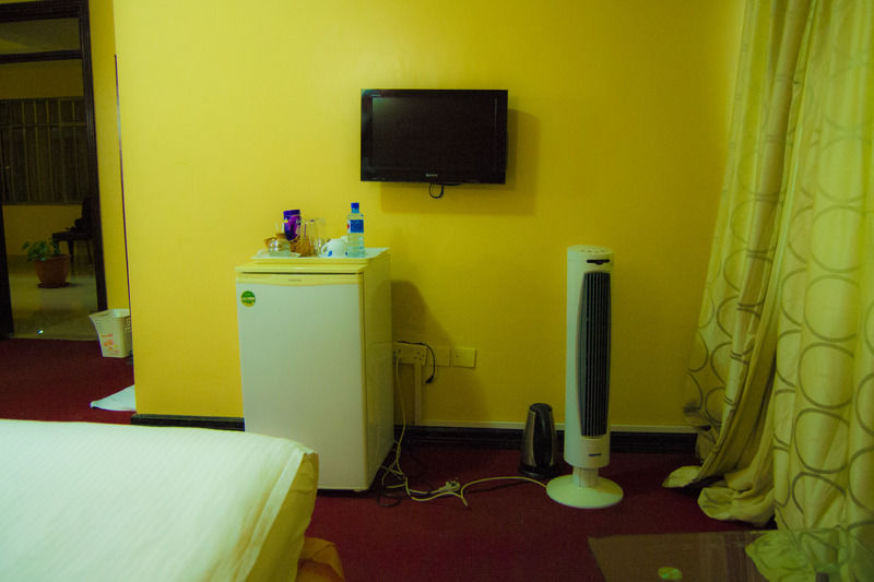 Royal City Dubai Complex Kisumu Exterior foto