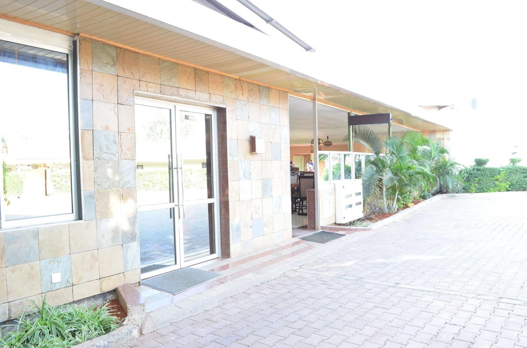 Royal City Dubai Complex Kisumu Exterior foto