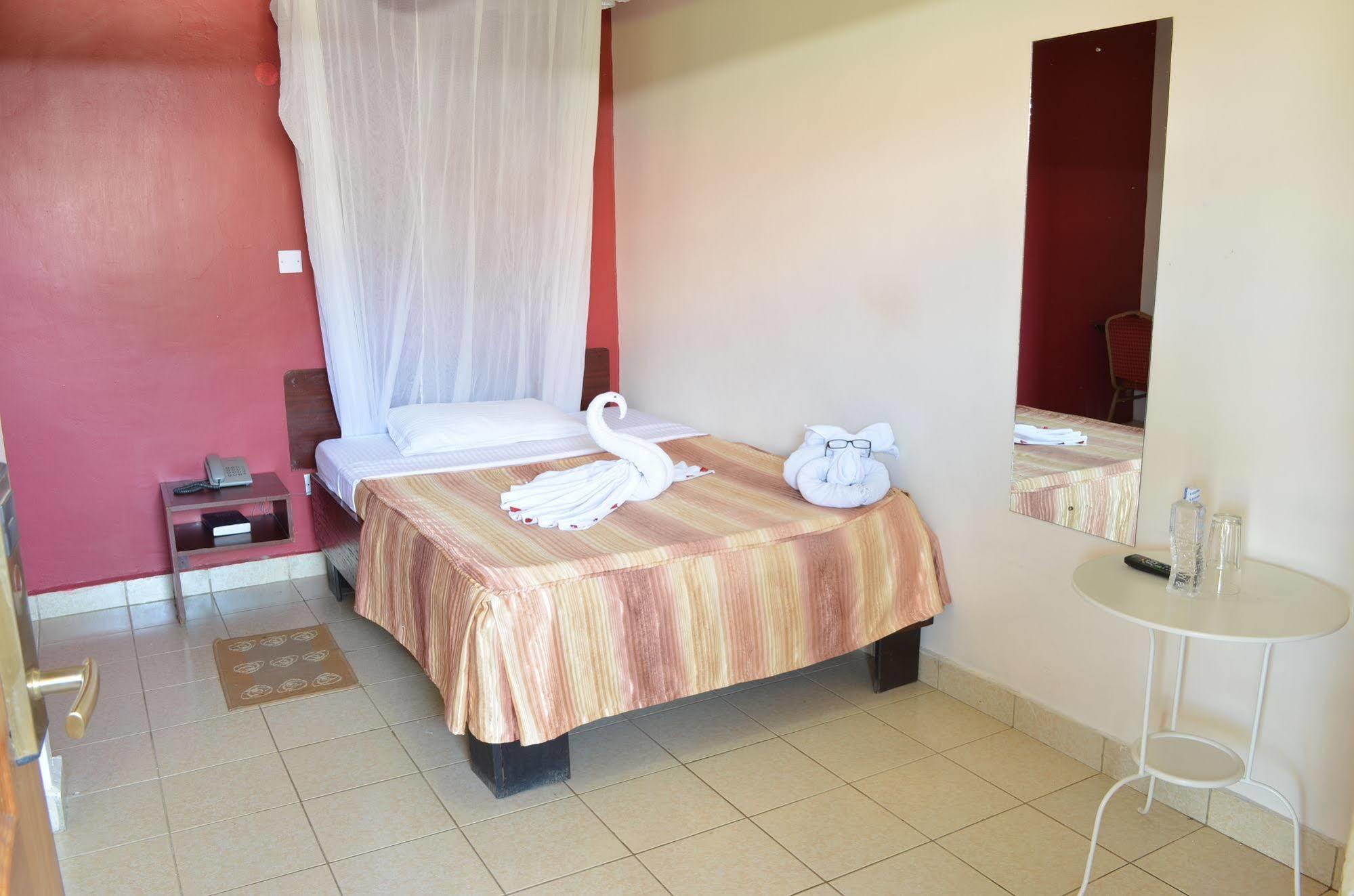Royal City Dubai Complex Kisumu Exterior foto