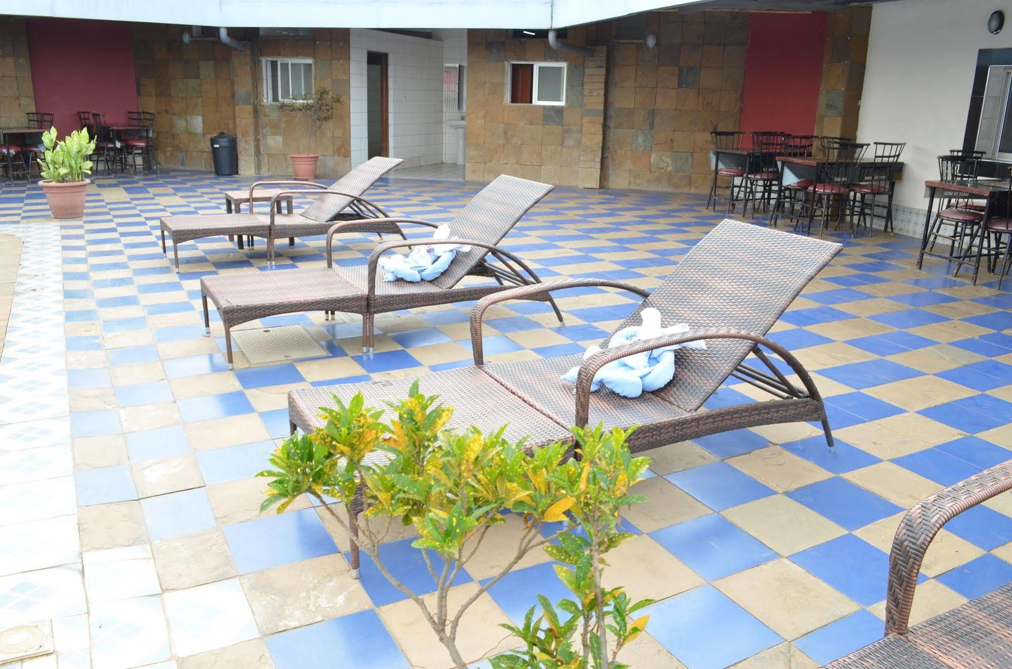 Royal City Dubai Complex Kisumu Exterior foto