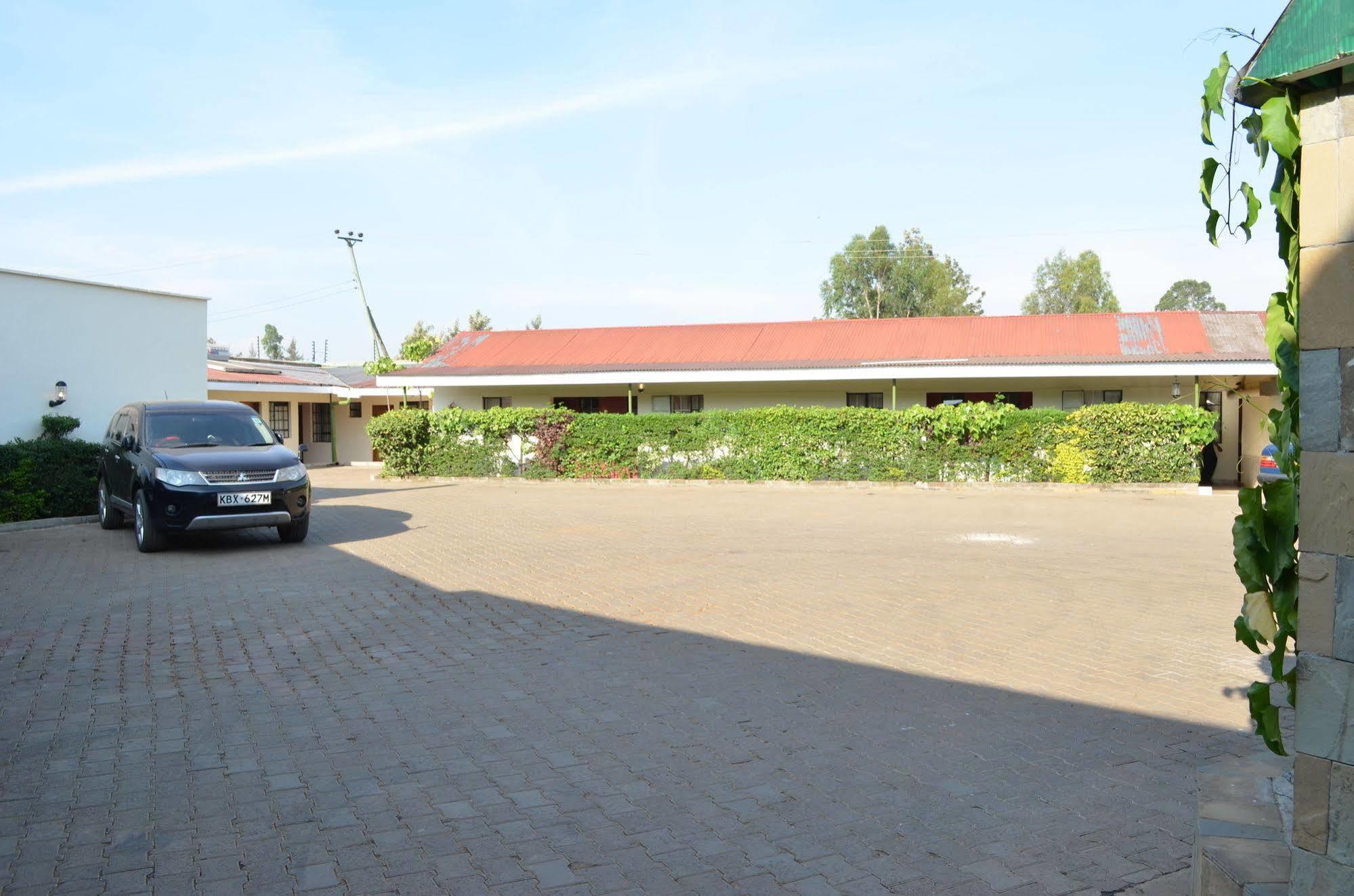 Royal City Dubai Complex Kisumu Exterior foto